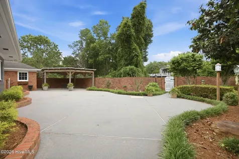 1207 Country Club Drive Kinston NC 28504