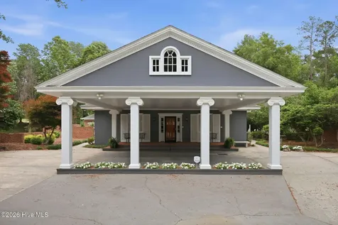 1207 Country Club Drive Kinston NC 28504