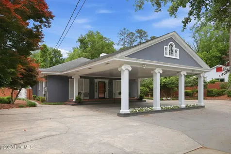 1207 Country Club Drive Kinston NC 28504