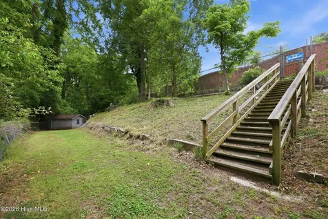 1207 Country Club Drive Kinston NC 28504