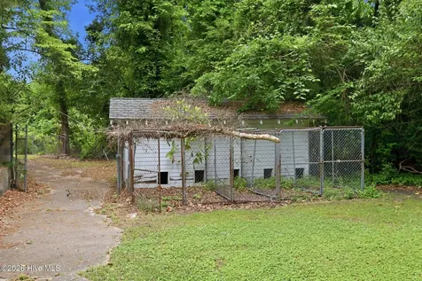 1207 Country Club Drive Kinston NC 28504
