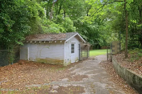 1207 Country Club Drive Kinston NC 28504