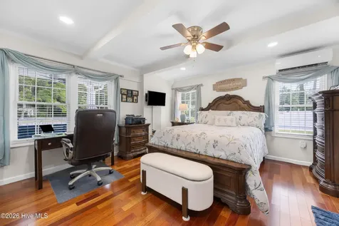 1988 W Lake Shore Drive Wilmington NC 28401