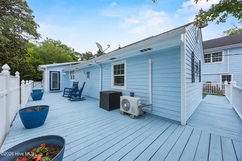 1988 W Lake Shore Drive Wilmington NC 28401
