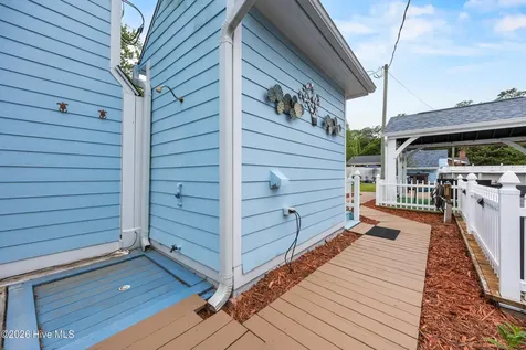 1988 W Lake Shore Drive Wilmington NC 28401
