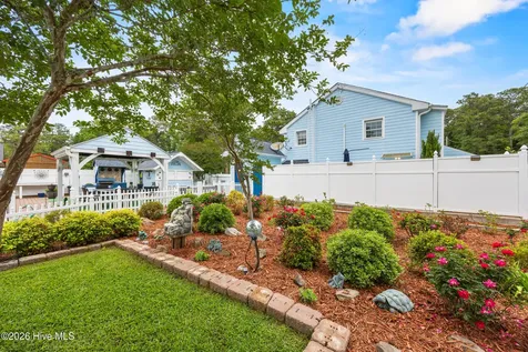 1988 W Lake Shore Drive Wilmington NC 28401