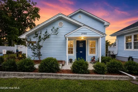 1988 W Lake Shore Drive Wilmington NC 28401