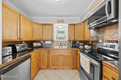 1988 W Lake Shore Drive Wilmington NC 28401