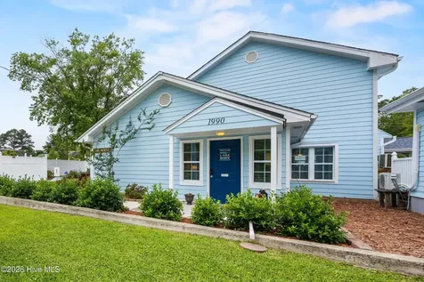 1988 W Lake Shore Drive Wilmington NC 28401