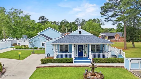 1988 W Lake Shore Drive Wilmington NC 28401