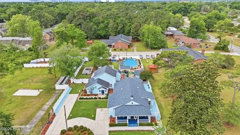 1988 W Lake Shore Drive Wilmington NC 28401