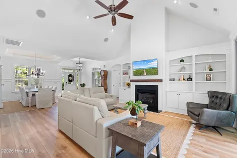 2738 Oak Forest Drive Southport NC 28461