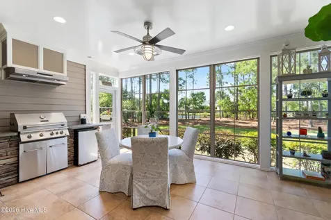 2738 Oak Forest Drive Southport NC 28461