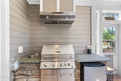 2738 Oak Forest Drive Southport NC 28461