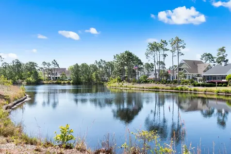 2738 Oak Forest Drive Southport NC 28461