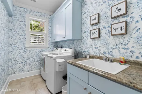 2738 Oak Forest Drive Southport NC 28461