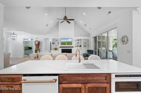 2738 Oak Forest Drive Southport NC 28461