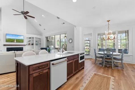 2738 Oak Forest Drive Southport NC 28461