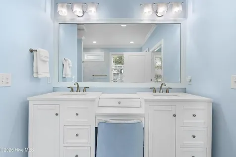 2738 Oak Forest Drive Southport NC 28461