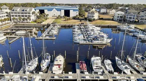 2738 Oak Forest Drive Southport NC 28461