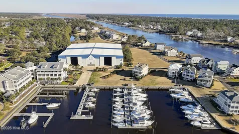 2738 Oak Forest Drive Southport NC 28461
