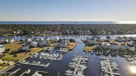 2738 Oak Forest Drive Southport NC 28461