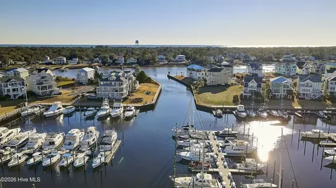 2738 Oak Forest Drive Southport NC 28461