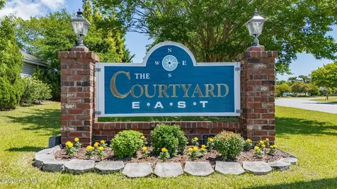1603 Courtyard East Beaufort NC 28516