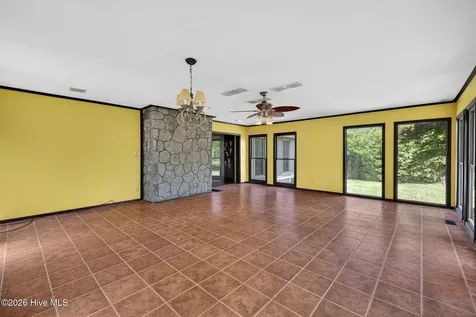 222 Greenwich Lane Wilmington NC 28409