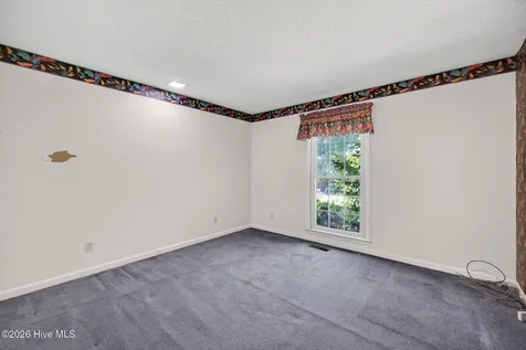 222 Greenwich Lane Wilmington NC 28409