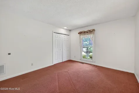 222 Greenwich Lane Wilmington NC 28409