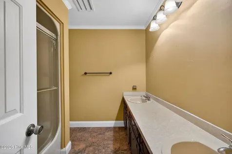222 Greenwich Lane Wilmington NC 28409
