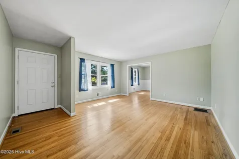 3316 Chalmers Drive Wilmington NC 28409