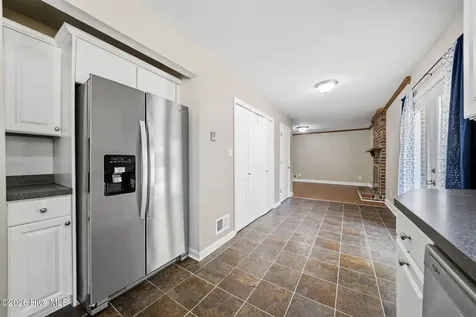 3316 Chalmers Drive Wilmington NC 28409