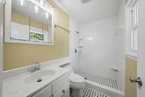3316 Chalmers Drive Wilmington NC 28409