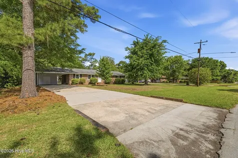 3316 Chalmers Drive Wilmington NC 28409