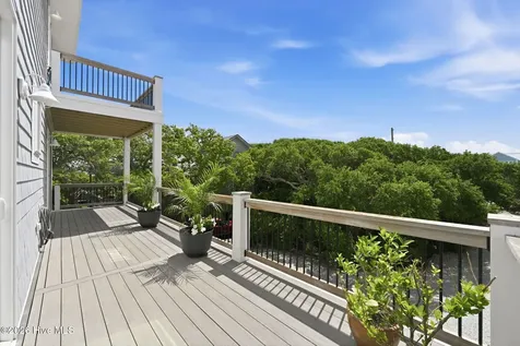 1207 S Topsail Drive Surf City NC 28445