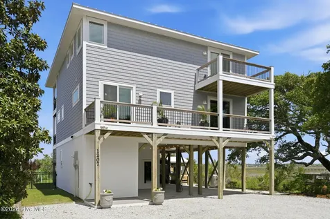 1207 S Topsail Drive Surf City NC 28445