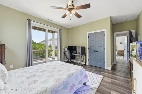 1207 S Topsail Drive Surf City NC 28445