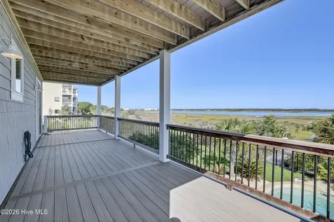 1207 S Topsail Drive Surf City NC 28445