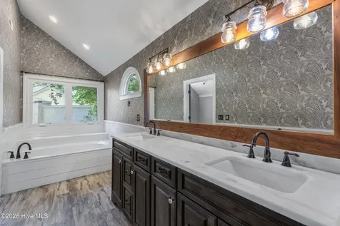 1936 Prestwick Lane Wilmington NC 28405