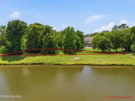 136 Sugar Maple Court Wallace NC 28466