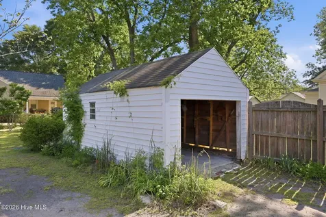 219 Blount Street Winterville NC 28590