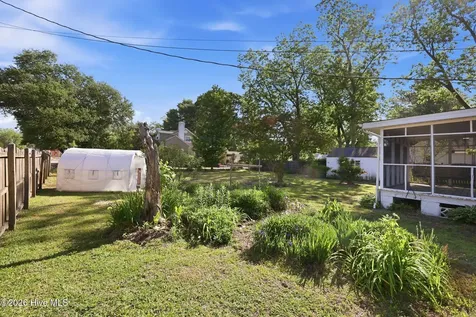 219 Blount Street Winterville NC 28590