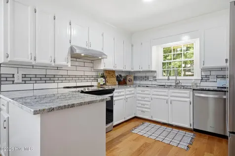 405 Cedarhurst Road Greenville NC 27834
