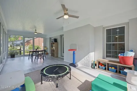 405 Cedarhurst Road Greenville NC 27834