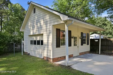 405 Cedarhurst Road Greenville NC 27834