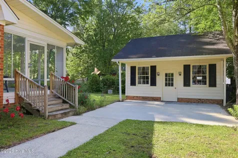 405 Cedarhurst Road Greenville NC 27834