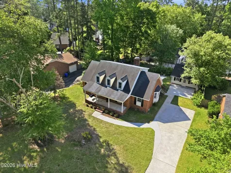 405 Cedarhurst Road Greenville NC 27834