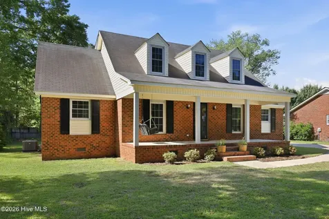 405 Cedarhurst Road Greenville NC 27834